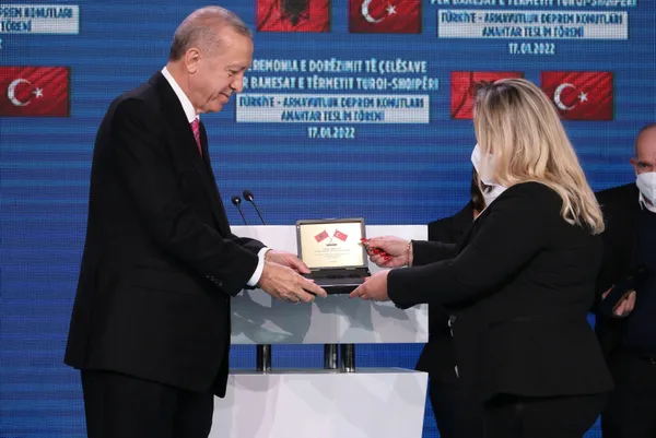 Başkan Erdoğan Arnavut Panorama gazetesi için makale kaleme aldı: Balkanların ayrılmaz parçasıyız - 9