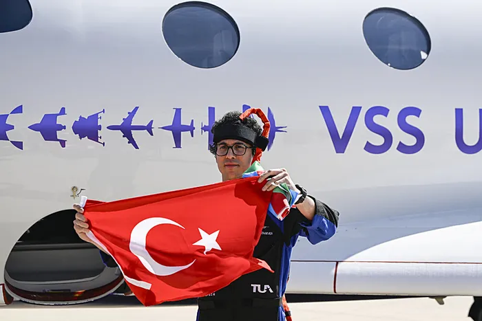 uzay-misyonunda-yeni-perde-turkiyenin-ikinci-astronotu-tuva-cihangir-ataseverin-yorunge-alti-arastirma-ucusu-t-1717884070945.jpg Uzay misyonunda yeni perde: Türkiye’nin ikinci astronotu Tuva Cihangir Atasever'in yörünge altı araştırma uçuşu tamamlandı - 12