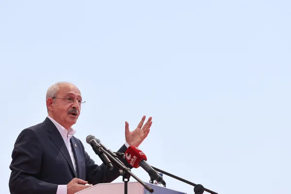 Öğrencilerin hayatıyla oynadı! Liseli gençlerden Kemal Kılıçdaroğlu’na 1 TL’lik dava!