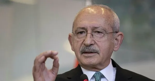Türkiye’de başörtüsü sorunu olduğu iddialarını sürdüren Kemal Kılıçdaroğlu Başkan Erdoğan’a hakaretler yağdırdı! LGBT’ye arka çıktı