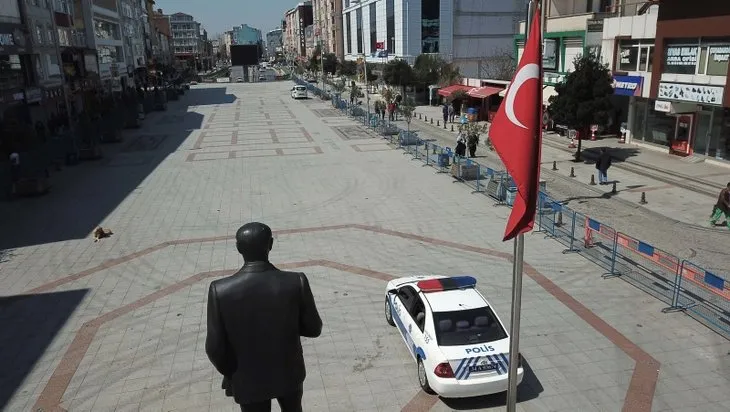 Görüntüler İstanbul’dan! Sultanbeyli Kent Meydanı yaya trafiğine kapatıldı