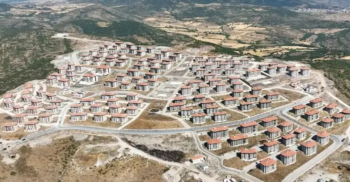 baskan-erdogandan-yuzyilin-konut-projesi-mujdesi-81-ilde-kiralik-konut-uygulamasi-basliyor-1759167168704.jpg Fotoğraf-A Haber