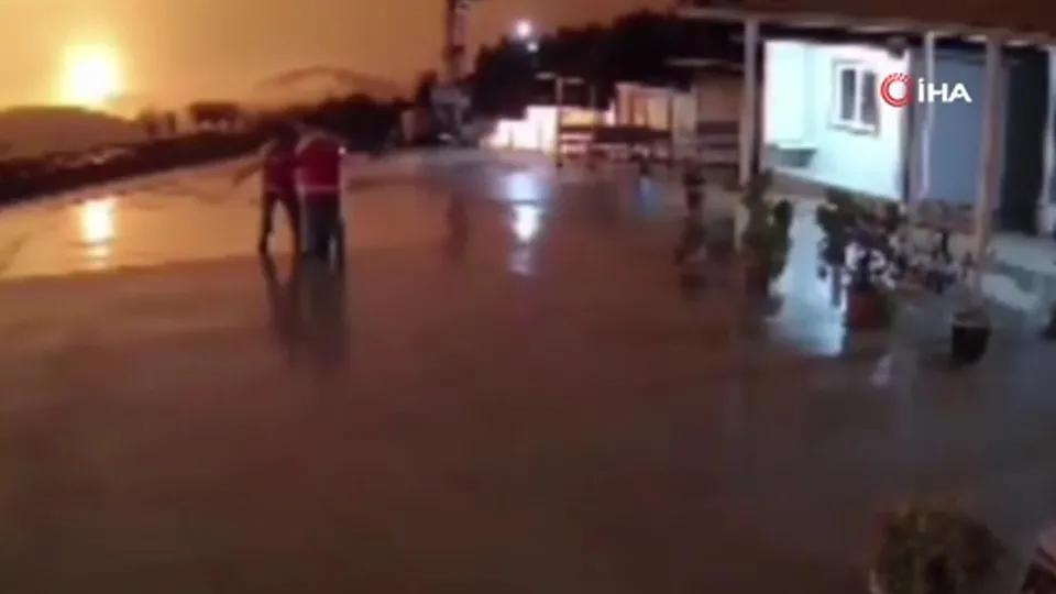 Hatay’da dehşete düşüren yeni deprem görüntüsü! Akaryakıt istasyonu...