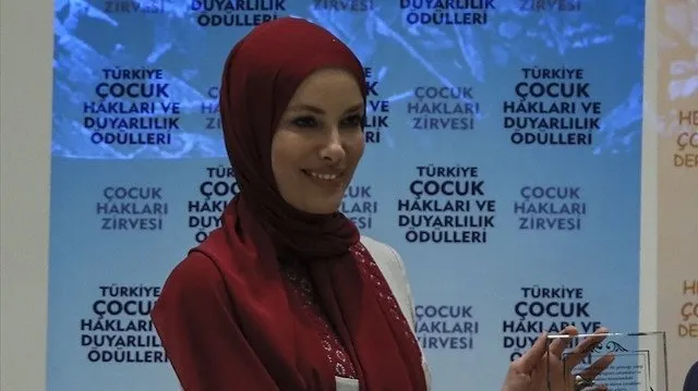 Arka Sokaklar In Eski Oyuncusu Gamze Ozcelik In Kardesi Herkesi Saskina Cevirdi Oezcelik son paylaşimi ile de bir kez daha sosyal medyanin ilgisini cekti. arka sokaklar in eski oyuncusu gamze
