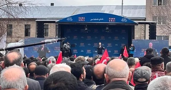 Kürsüye çıkınca vatandaş alanı terk etti! Yine bir gafa imza atan Kılıçdaroğlu’na Ardahan’da büyük şok
