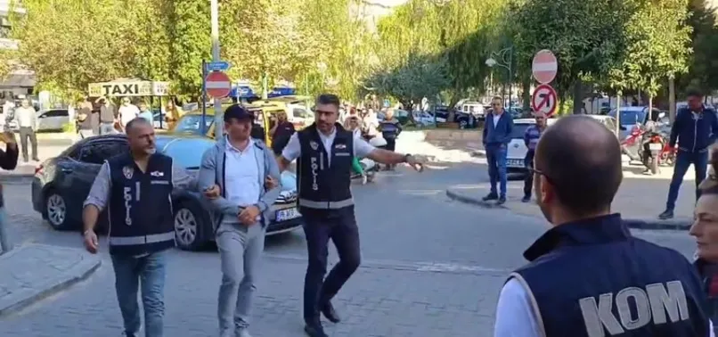 CHP'li Kuşadası Belediyesi'nde yolsuzluk operasyonu! Mıcır vurgununda şüpheliler adliyeye sevk edildi