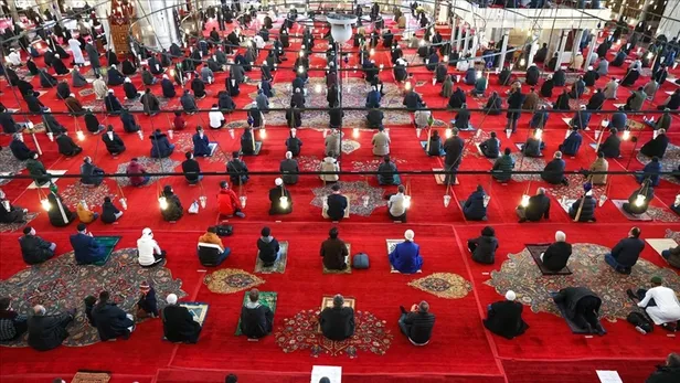 bu-sene-teravih-namazi-camilerde-kilinacak-mi-diyanetten-son-dakika-teravih-namazi-aciklamasi-1648542635292.jpg