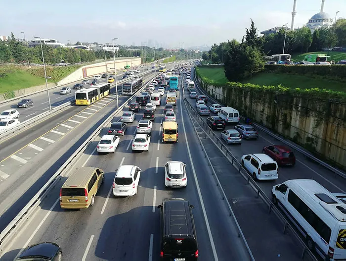 Son dakika: Kısıtlama sonrası İstanbul’da trafik yoğunluğu - 1