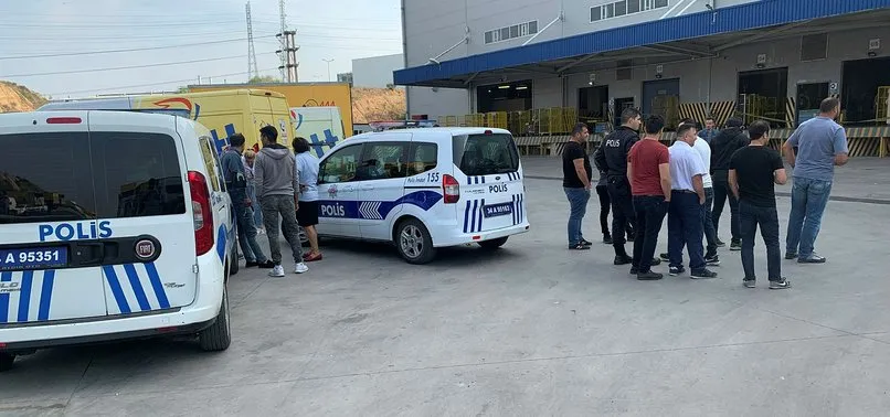 Son dakika: Tuzla'da kargo merkezinde şüpheli toz alarmı