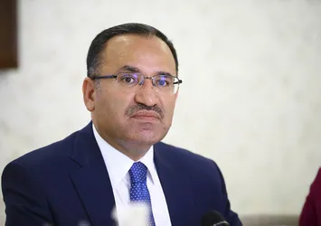 Bozdağ: Tek tip kıyafet KHK ile yapılabilir