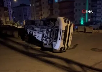 Ankara’da servis aracı devrildi
