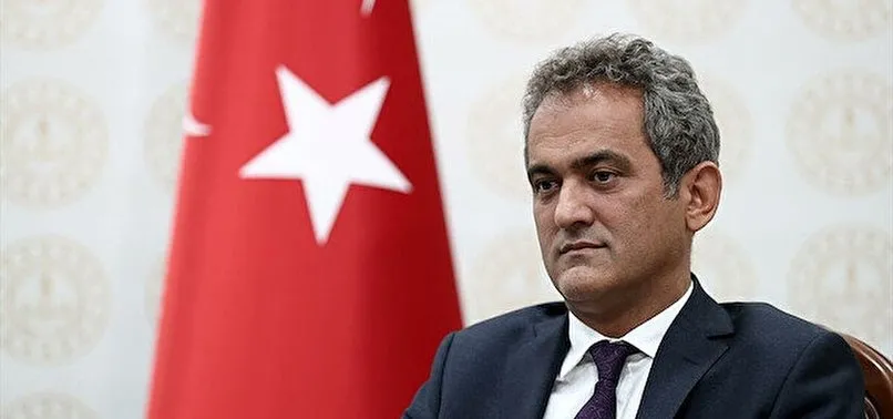 Son dakika: Milli Eğitim Bakanı Mahmut Özer öğretmenliği kariyer mesleği haline getiren yeni kanunu değerlendirdi