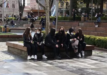 Kimseyle görüşmüyorlar! 'Kırmızı' kentin tek 'mavi' ilçesi!