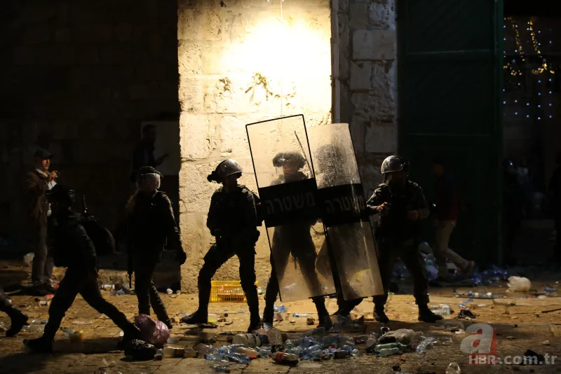 Terörist İsrail Mescid-i Aksa'da kan döktü! Yüzlerce yaralı var! İşte son görüntüler 9