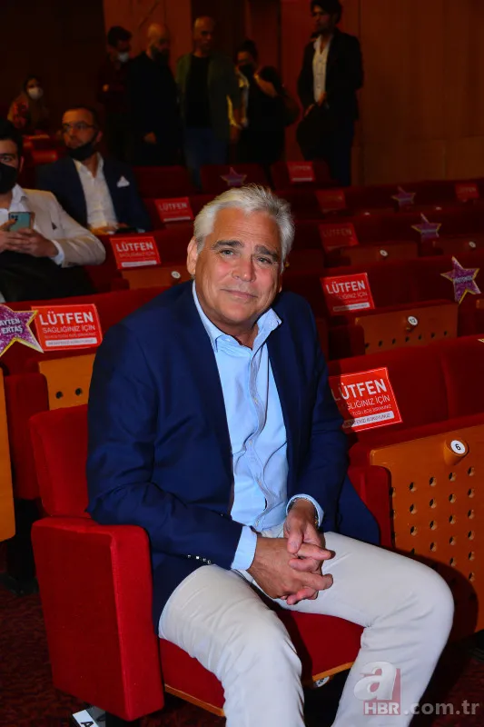 Tolga Savacı yıllar sonra ortaya çıktı gören tanıyamadı! İşte yeni işi ve son hali 16