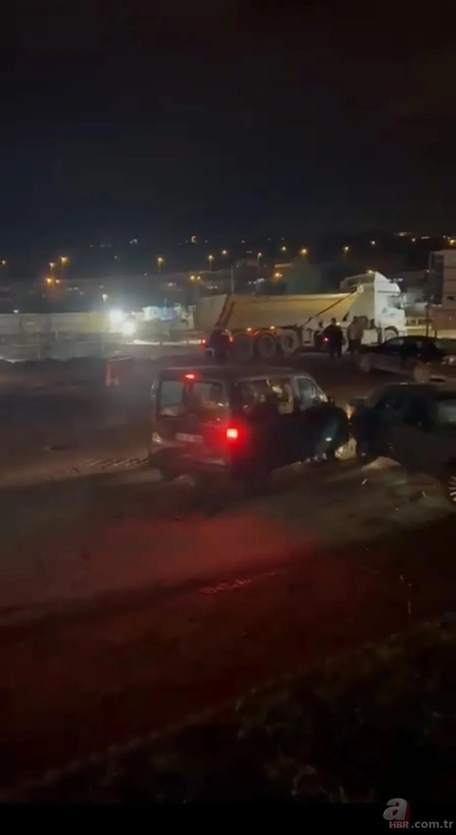 Kaza sonrası ortalık karıştı! Öfkeli sürücü dehşet saçtı 3