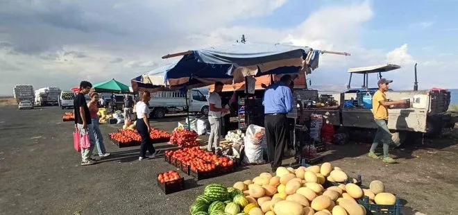 Bitlis'te yol kenarında satılan ürünlere büyük ilgi