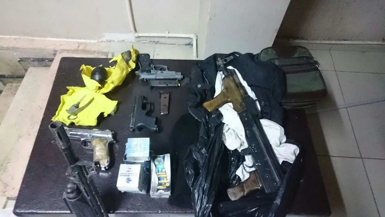 İstanbul'da DHKP-C cephaneliği ele geçirildi - 1