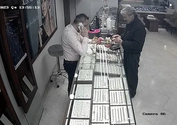 Kastamonu'da kuyumcunun dikkati vatandaşı dolandırılmaktan son anda böyle kurtardı! İşte o anlar...