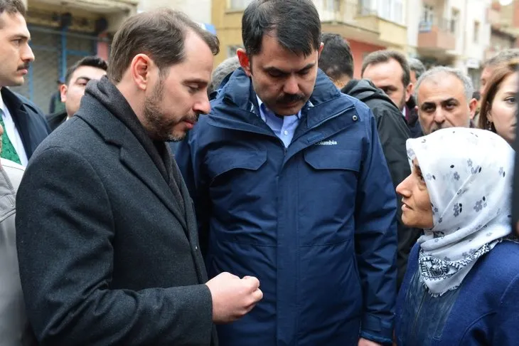 Hazine ve Maliye Bakanı Berat Albayrak, Elazığ’da depremde yaralananları ziyaret etti