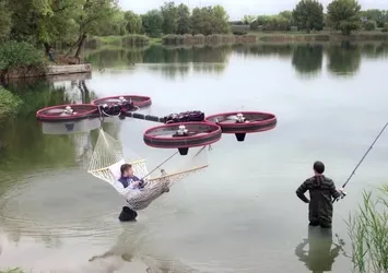 Drone ile uçan hamak yaptı