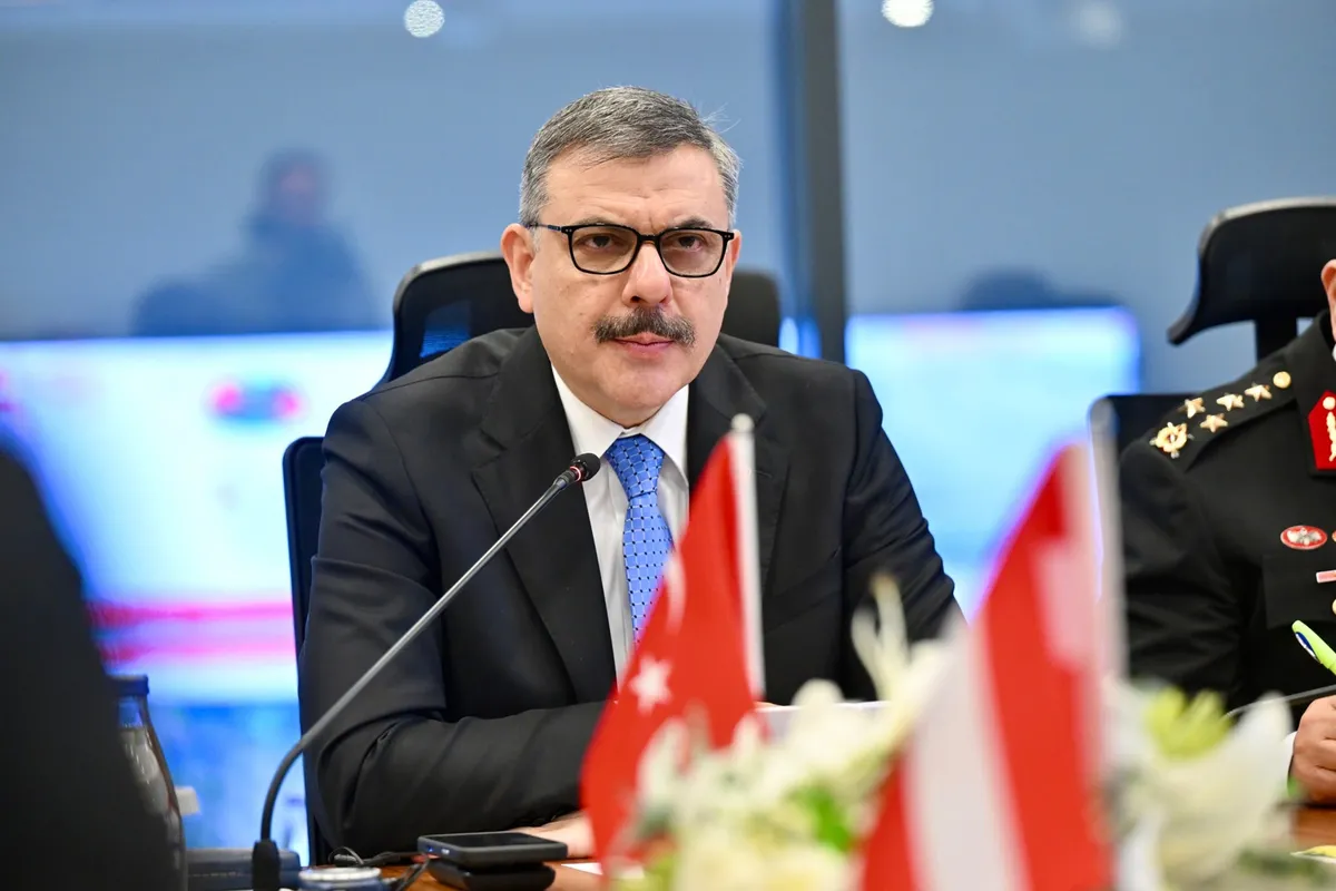 Yunan mevkidaşıyla görüşen Bakan Çiftçi’den açık uyarı: "Yunanistan suçluların sığınağı olmamalı" - 2