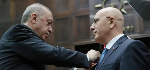 Son dakika: İYİ Parti’den istifa eden Balıkesir Milletvekili İsmail Ok AK Parti’ye katıldı! Rozetini Başkan Erdoğan taktı