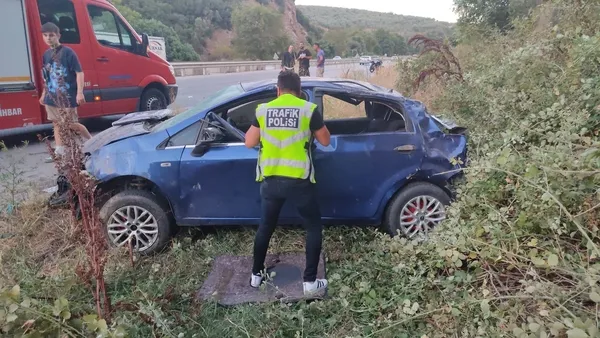 1691443155860.jpg Bursa çevresinde acı olay! Takla atan otomobilde 2 genç hayatını kaybetti - 3