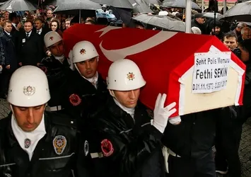 İzmir şehitlerimizin ismi okullarda yaşatılacak