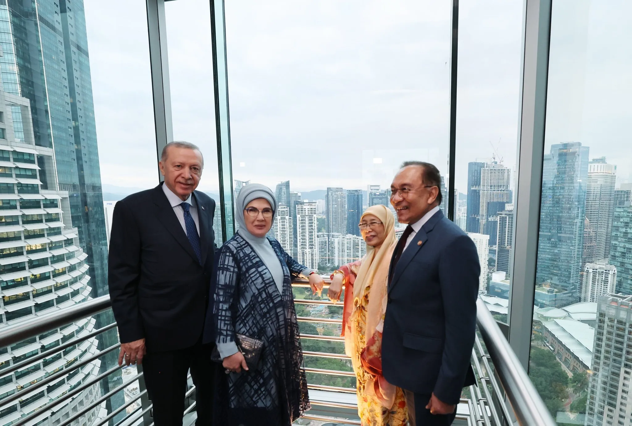 PETRONAS İKİZ KULELERİ’NE ZİYARET
