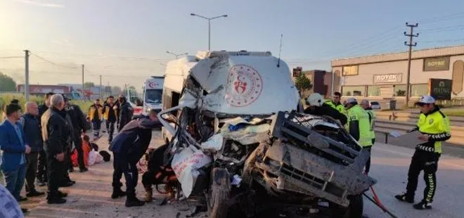 Bursa’da korkunç kaza! Sporcuları taşıyan minibüs hafriyat kamyonuna çarptı