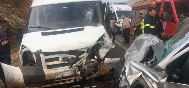 Adıyaman’da işçileri taşıyan minibüs ile otomobil çarpıştı: 14 yaralı