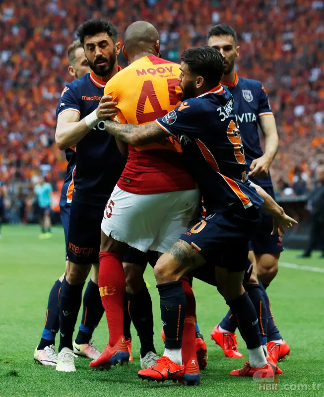 Başakşehir'in golü sonrası ortalık karıştı 21