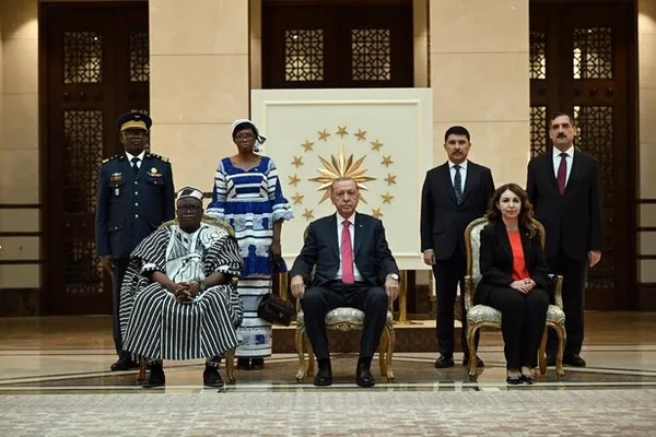 buyukelcilerden-baskan-erdogana-guven-mektubu-sunumu-1689260865253.jpg Büyükelçilerden Başkan Erdoğan'a güven mektubu sunumu! - 8