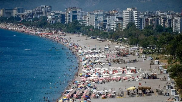Turizm bölgelerinde bayram coşkusu! Otellere 600 bin misafir bekleniyor - 1