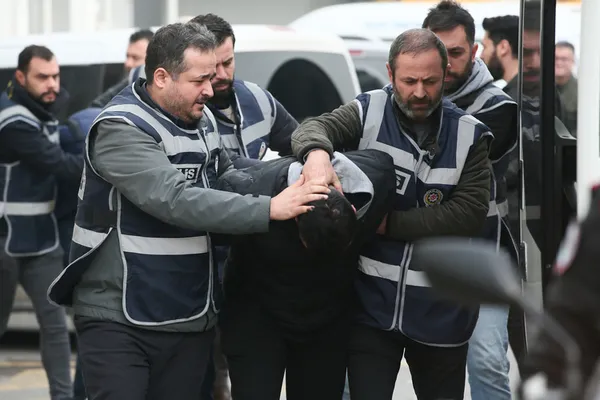 Olaylı derbi için karar! Göztepe ve Altay'a "seyircisiz maç" cezası - 8