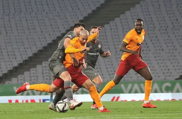 Sofianne Feghouli Galatasaray'da kalacak mı? Feghouli'den flaş açıklama - 5