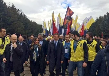 Ali Koç önderliğindeki Fenerbahçeliler Anıtkabir'de