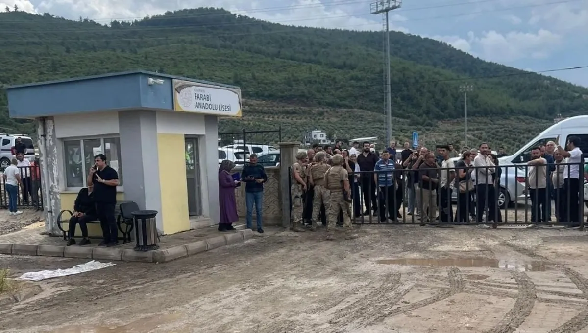 Osmaniye'de aile içi husumet okul bahçesine taşındı! Yeğeni tarafından vurulan öğretmen kurtarılamadı, silahlı saldırgan gözaltında - 2