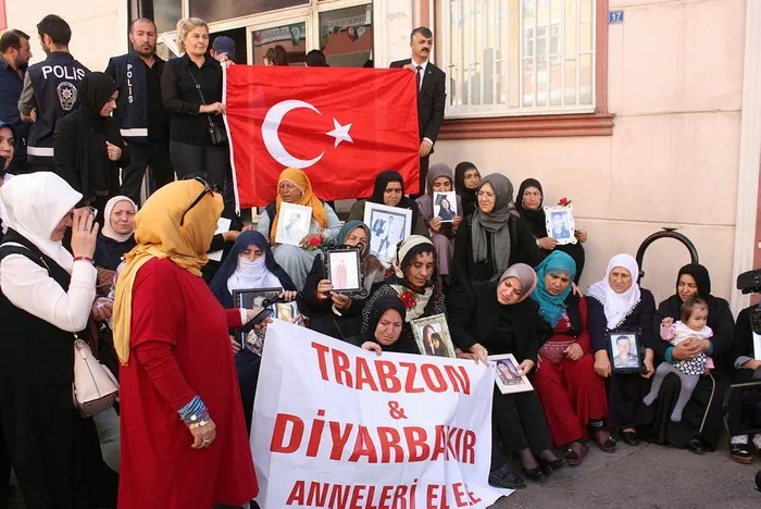 Şehit yakınlarından evlat nöbetine destek - 2