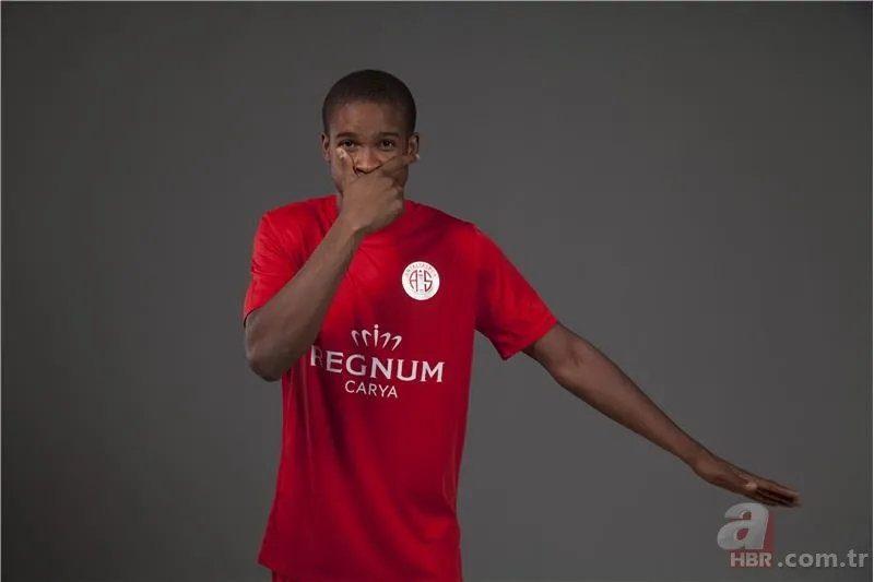 Süper Lig'in genç yıldızı Juventus'a transfer oluyor 6