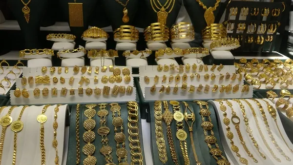 Kuyumculardan yeni evlenen çiftlere uyarı: Takılar sahte çıkıyor