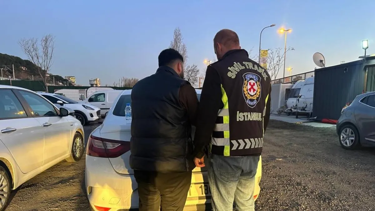 Maltepe'de trafiği tehlikeye düşüren 2 sürücüye para cezası verildi