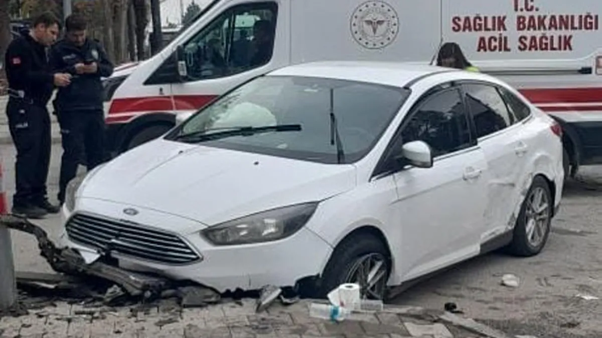 Elazığ'da trafik kazası: 2 kişi yaralandı