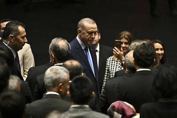 baskan-erdogandan-ataturk-istismarcilarina-tepki-dun-gardirop-bugun-sosyal-medya-ataturkculeri-1699606725329.jpeg Başkan Erdoğan'dan Atatürk istismarcılarına tepki: Dün gardırop bugün sosyal medya Atatürkçüleri! - 6