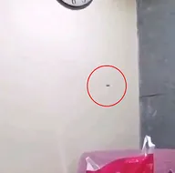 Duvarı kırınca içinden para fışkırdı