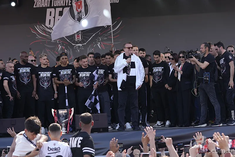 Beşiktaş Türkiye Kupası şampiyonluğunu taraftarıyla kutladı! Sahile akın ettiler... 1