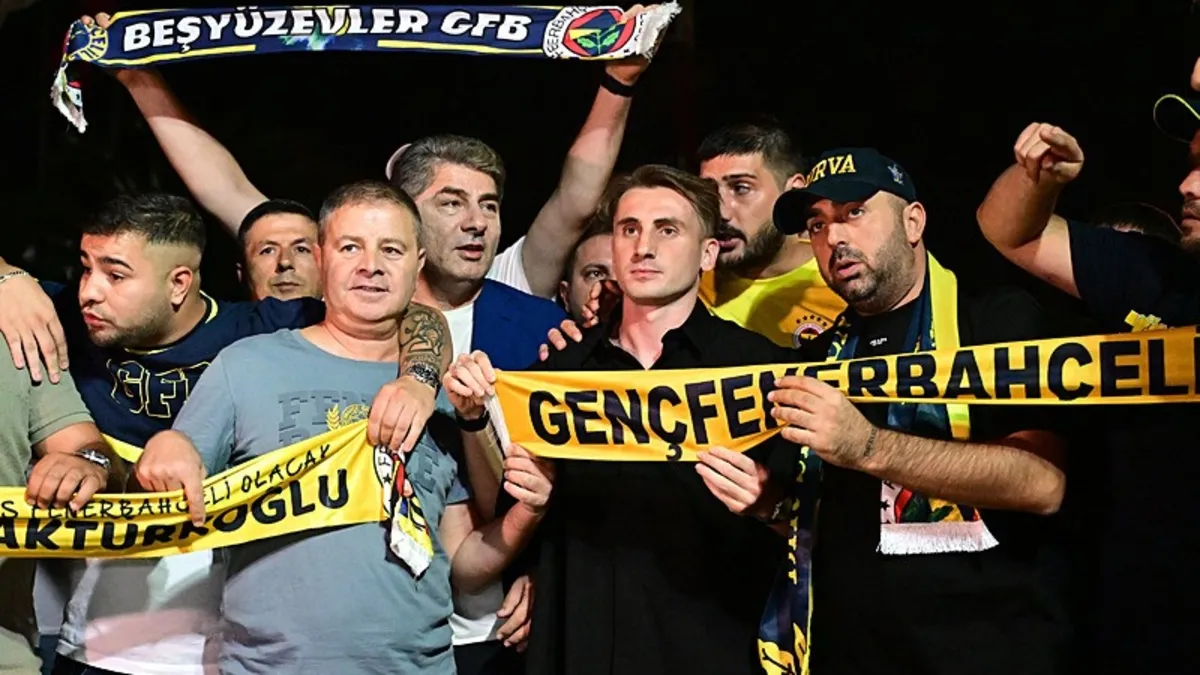 Fenerbahçe Kerem Aktürkoğlu'nu açıkladı! Milli oyuncu: Türkiye'nin en büyük kulübüne geldim