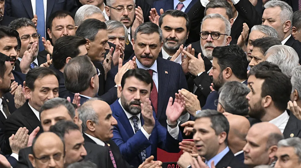 Meclis'teki kavgayı Özgür Özel mi başlattı?