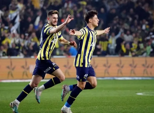 Sivasspor-Fenerbahçe maçı saat kaçta, hangi kanalda canlı yayınlanacak? 29 Nisan Fenerbahçe maçı canlı izle!